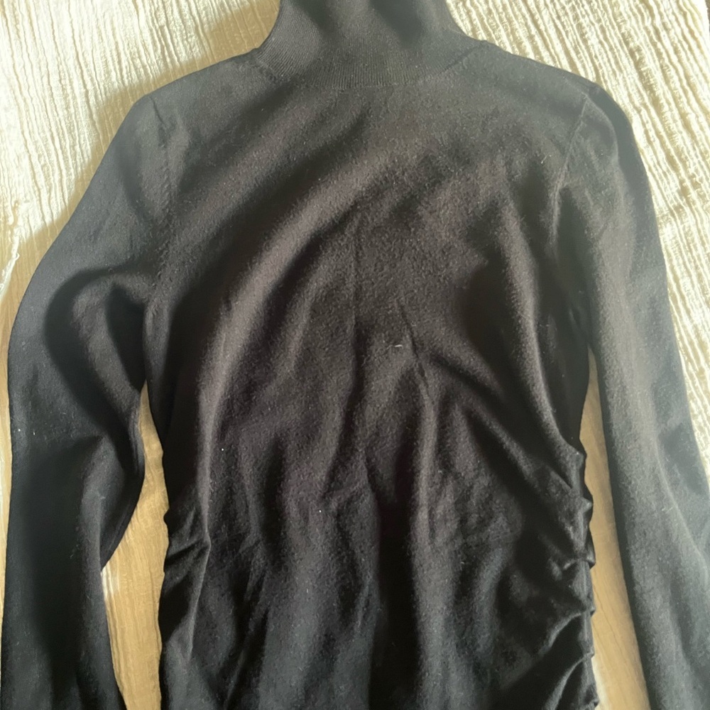 Theory Elegant Black Ruched Long Sleeve Top - Picture 2 of 6